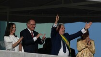Lula Dilantik Jadi Presiden Brasil di Bawah Ancaman Pendukung Bolsonaro