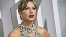 Lirik Lagu All Too Well dari Taylor Swift dan Terjemahannya