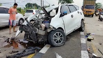 Mobil Seruduk Truk di Subang Pantura, 1 Orang Tewas