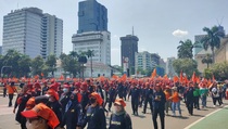 Ribuan Buruh Gelar Aksi Tolak Perppu Cipta Kerja