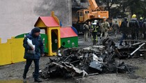 Helikopter Jatuh Dekat Taman Bermain Anak, 16 Tewas Termasuk Mendagri Ukraina