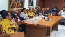 KPK Tak Ambil Pusing OC Kaligis Bela Lukas Enembe