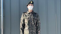 Jin BTS Pamer Foto Berseragam Militer, Bikin Pangling