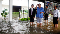 Ribuan Anggota Brimob Diterjunkan ke Lokasi Banjir