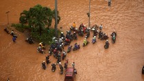 Bantu Pengungsi, PU Kirimkan Tangki Air, Genset dan WC Portabel