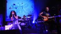 Aksi Panggung Slank Diwarnai Kericuhan