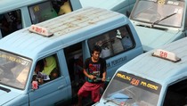 Pengusaha Mikrolet Diwajibkan Punya Pool Bus