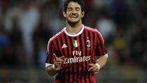 Pato Segera Tinggalkan Milan