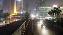 Banjir Sisakan Krikil di Jalan Thamrin