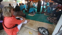 Warga Asing Sudah Pandai Bermain Alat Musik Tradisional Indonesia
