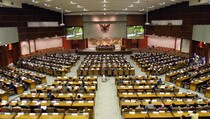 Masih Ada Anggota DPR Naik Bus kota