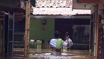 Kampung Pulo Terendam, Ribuan Warga Mengungsi