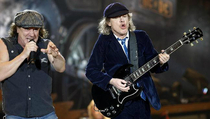 Akhirnya, Album AC/DC Tersedia di iTunes