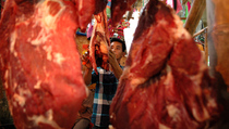 Harga Daging Sapi Tinggi, Pedagang Pasar Kramat Jati Mogok Jualan
