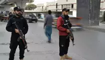 Pelaku Bom di Masjid Pakistan Berseragam Polisi