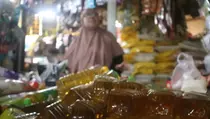 Minyakita Hilang di Pasaran, Minyak Tanpa Merek Jadi Pilihan Warga