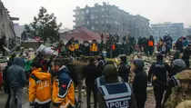 Mengerikan! Video di Medsos Perlihatkan Detik-detik Aparteman Roboh Saat Gempa Turki