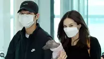 Terciduk Penggemar, Song Joong Ki dan Katy Tampil Mesra di Bandara