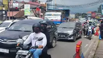 Arus Balik Puncak Diwarnai Kemacetan Panjang