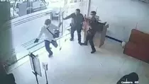 Detik-detik Perampokan di Bank Arta Lampung Terekam CCTV