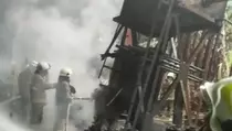 Pabrik Baja di Pulogadung Jakarta Timur Terbakar