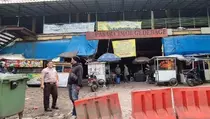 Polda Jabar Sita 200 Bal Pakaian Bekas Impor dari Gudang Pasar Gedebage