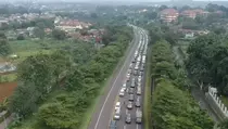 Libur Nyepi, Arus Lalu Lintas di Puncak Bogor Padat