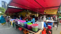 Awal Ramadan, Omzet Penjual Takjil di Benhil Capai Jutaan Rupiah