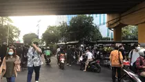 Pedagang Es Buah Raup Belasan Juta Rupiah di Pasar Ramadan Stasiun Gondangdia