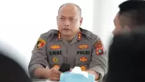 Viral, Polisi Keroyok Pengendara Motor Saat Penertiban Balap Liar