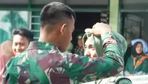 Keberangkatan 450 Prajurit TNI AD ke Papua Diiringi Isak Tangis Keluarga
