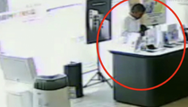 Terekam CCTV, Anggota DPRD Sumut Curi Jam Tangan Pegawai Toko