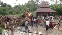 Banjir Bandang Sapu Lahan Pertanian Warga Ngantang Malang