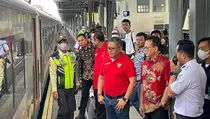 PDIP Lepas 9.000 Pemudik Ke Jawa di Stasiun Senen