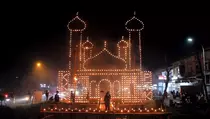 Ribuan Lampu Dirangkai Jadi Keriang Bandong Sambut Idulfitri