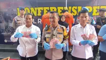 Polisi Ringkus Dua Orang Pelaku Pengedar Uang Palsu