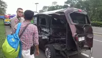 Bus Tabrak Minibus di Tol Cipularang, 6 Orang Luka-luka