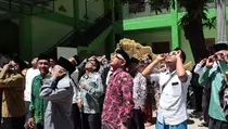 Gerhana Matahari Hibrida Hanya Terlihat 50 Persen di Ponorogo