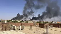 Pertempuran Berlanjut, Militer Sudan Setuju Bantu Evakuasi Warga Asing