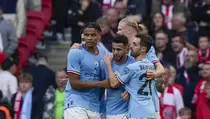 Hattrick Riyad Mahrez Antarkan Man City ke Final Piala FA