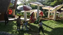 15 Ribu Pengunjung Serbu Kebun Binatang Surabaya, Wahana Baru Jadi Idola