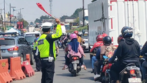 Dampak One Way Tol Cipali, Jalur Arteri Karawang Padat