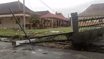 Diterpa Hujan Deras, Pagar RSUD Muaradua Ambruk