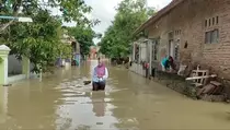 Sungai Ciberes Meluap, Lima Desa di Cirebon Terendam Banjir