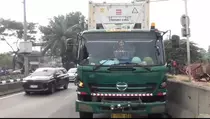 Alami Rem Blong, Truk Tabrak 8 Pemotor di Kalideres