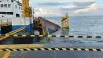 Diduga Hilang Kendali, Kapal Feri Tabrak Jembatan Milik ASDP di Ternate