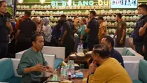 Jokowi Rayakan Emas Sepak Bola SEA Games 2023 dengan Traktir Makan Durian