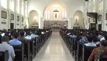 Misa Kenaikan Isa Almasih, Jemaat Penuhi Gereja Katedral HKY Surabaya