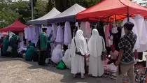 Pedagang Perlengkapan Haji Keliling Ketiban Berkah Musim Haji