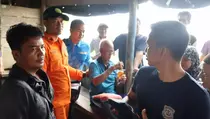14 Jam Terombang-ambing Laut, Nelayan 72 Tahun Ditemukan Lemas